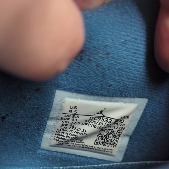 Jordan Pink and Blue Sneakers - Picture 5 of 9